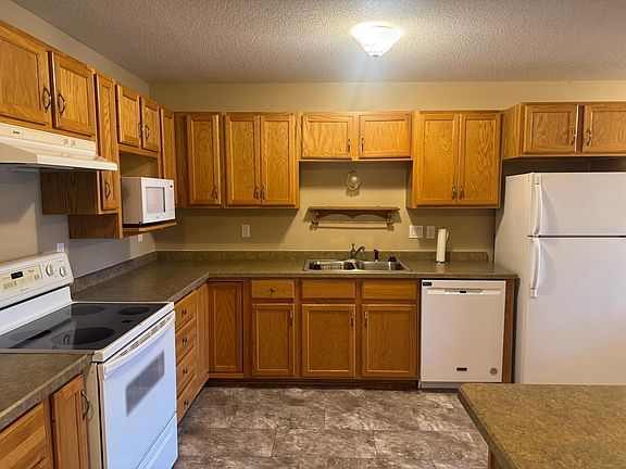 3rd image of 3113 Maple Leaf Ct NW
