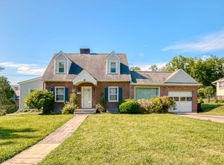 119 6th St NW, Pulaski, VA 24301