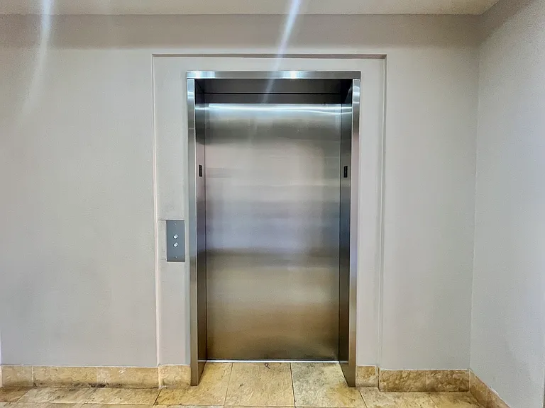 15 E Agate Ave #407 — Photo 4