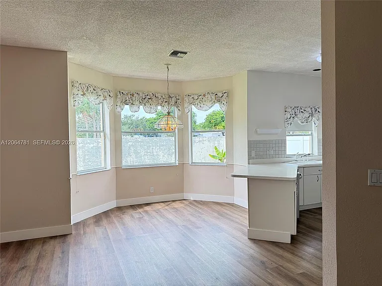 18414 NW 9th St — Photo 7