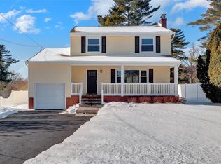 519 Advent St, Westbury, NY 11590