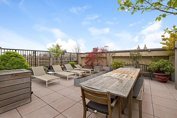 Rented by Compass | media 11