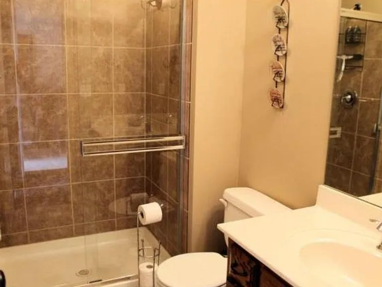 1204 Cottonwood Ct — Photo 11