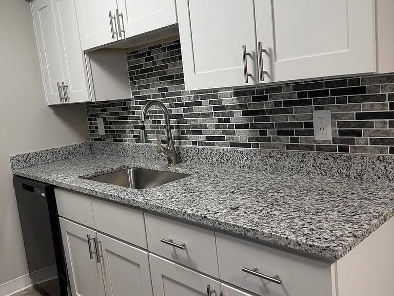 Bellevue Hills — Photo 23
