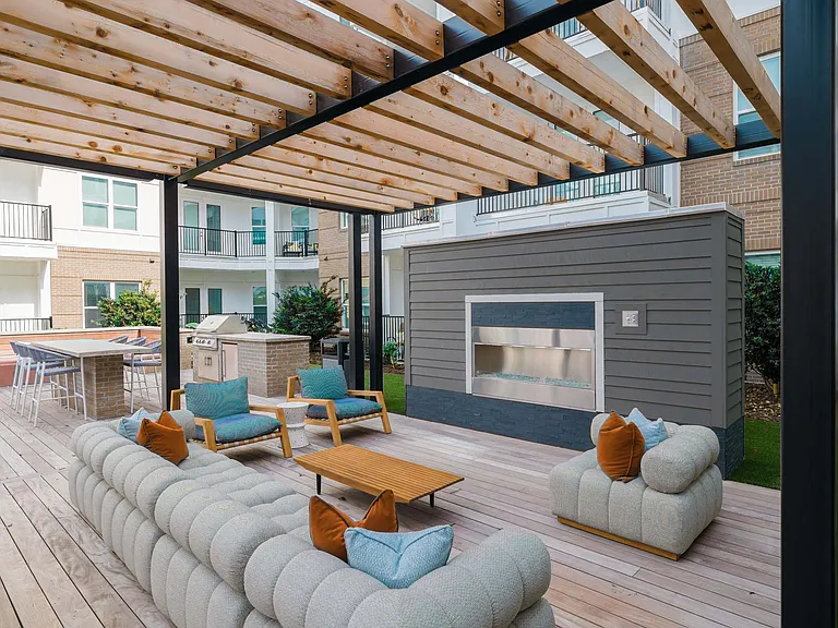 Hudson at Renaissance — Photo 17
