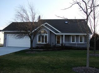 495 E Quail Run, Oak Creek, WI 53154