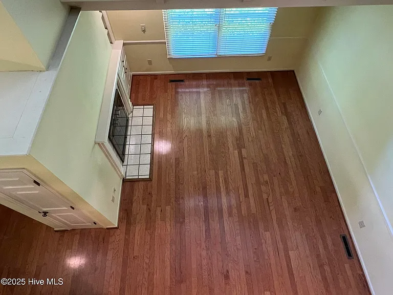 225 E New York Ave — Photo 26