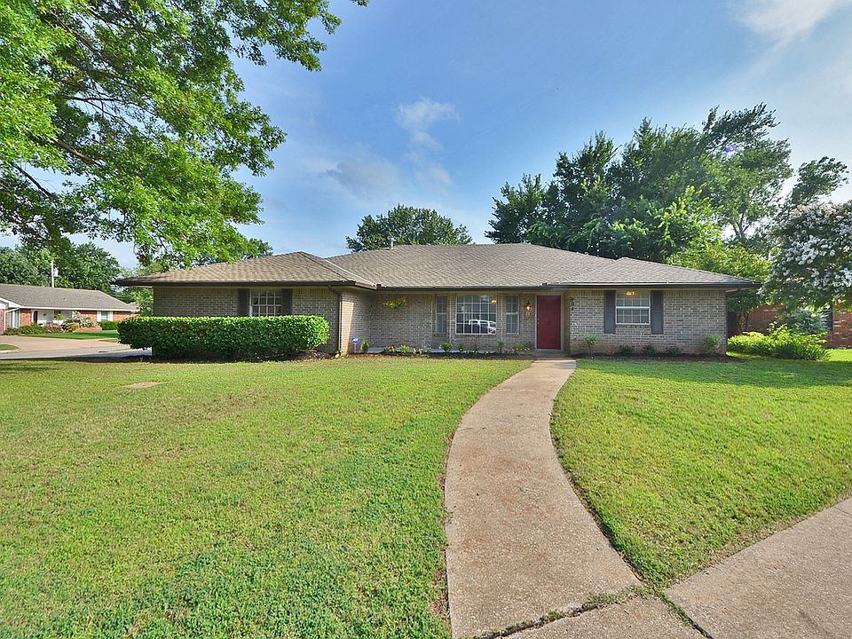 1st image of 804 Cogswell Cir