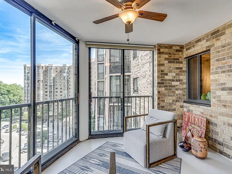 5904 Mount Eagle Dr #903 — Photo 21
