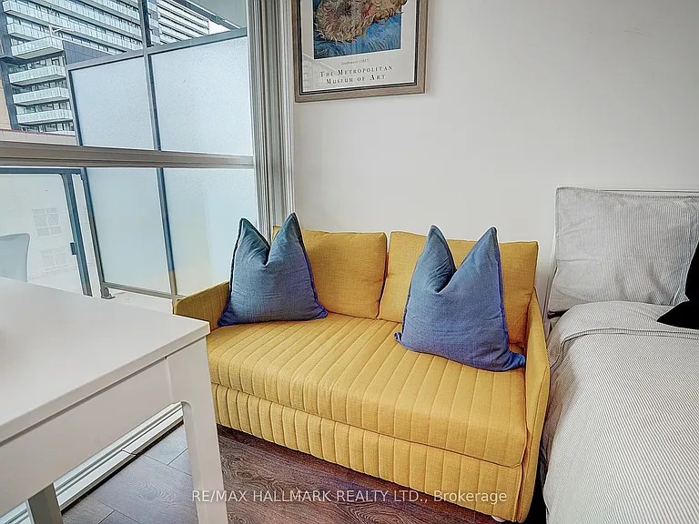 15 Grenville St #1406 — Photo 30