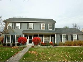 9 Venetian Way Cir, Wheaton, IL 60189