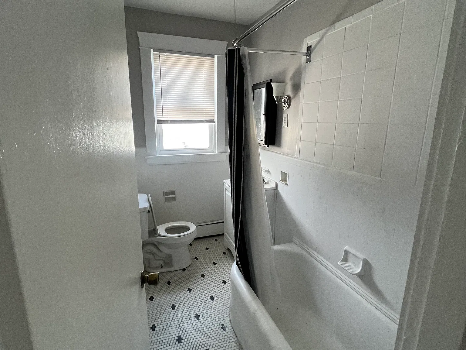 1 bed, $1,350 — Photo 3