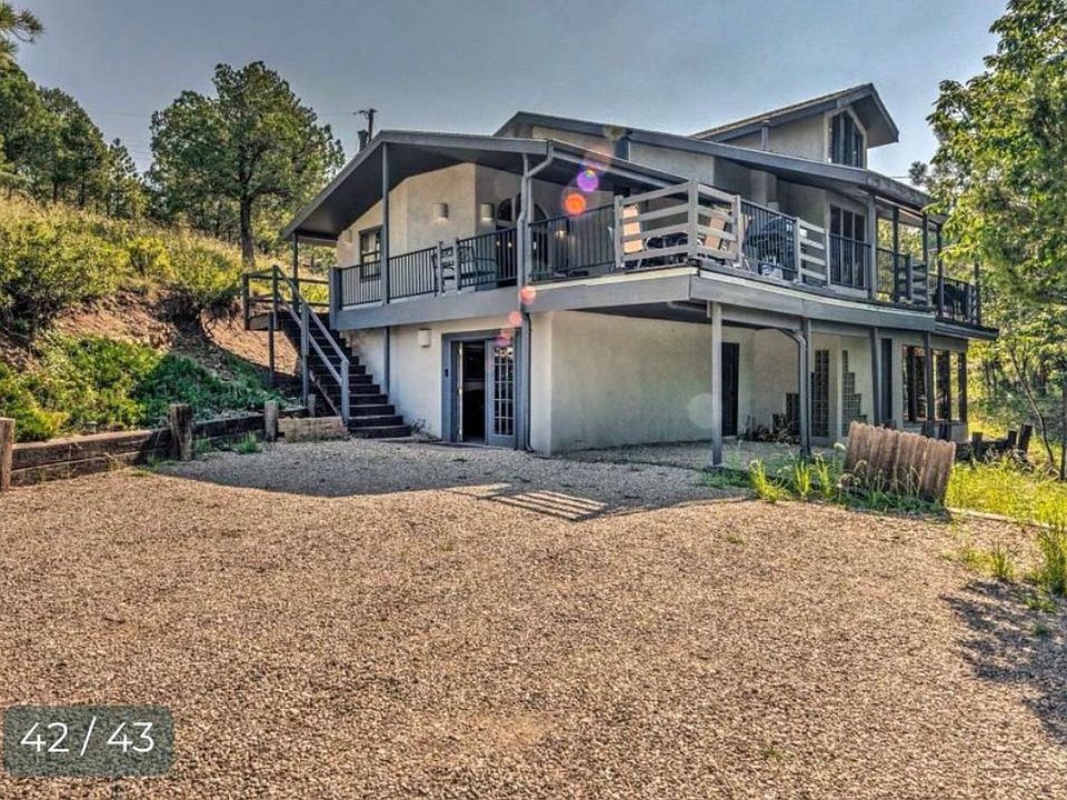 1st image of 215 Maple Dr #0
