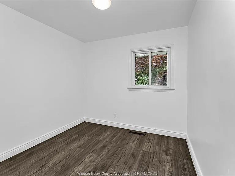 2032 Ford Blvd — Photo 10