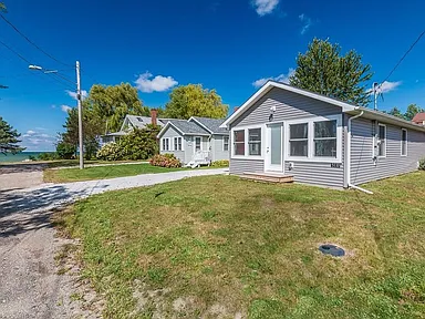 5753 Lake Dr N Geneva OH | Zillow