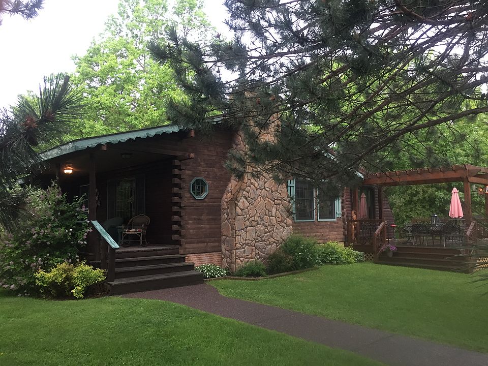 Front porch w deck