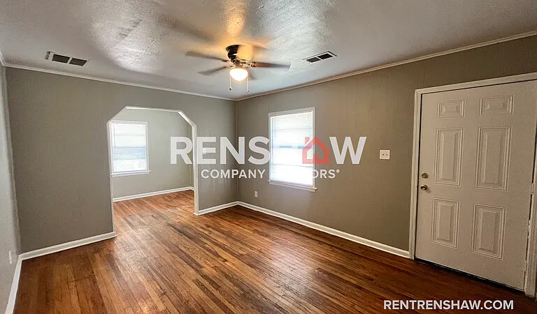 4011 Victor Dr — Photo 2