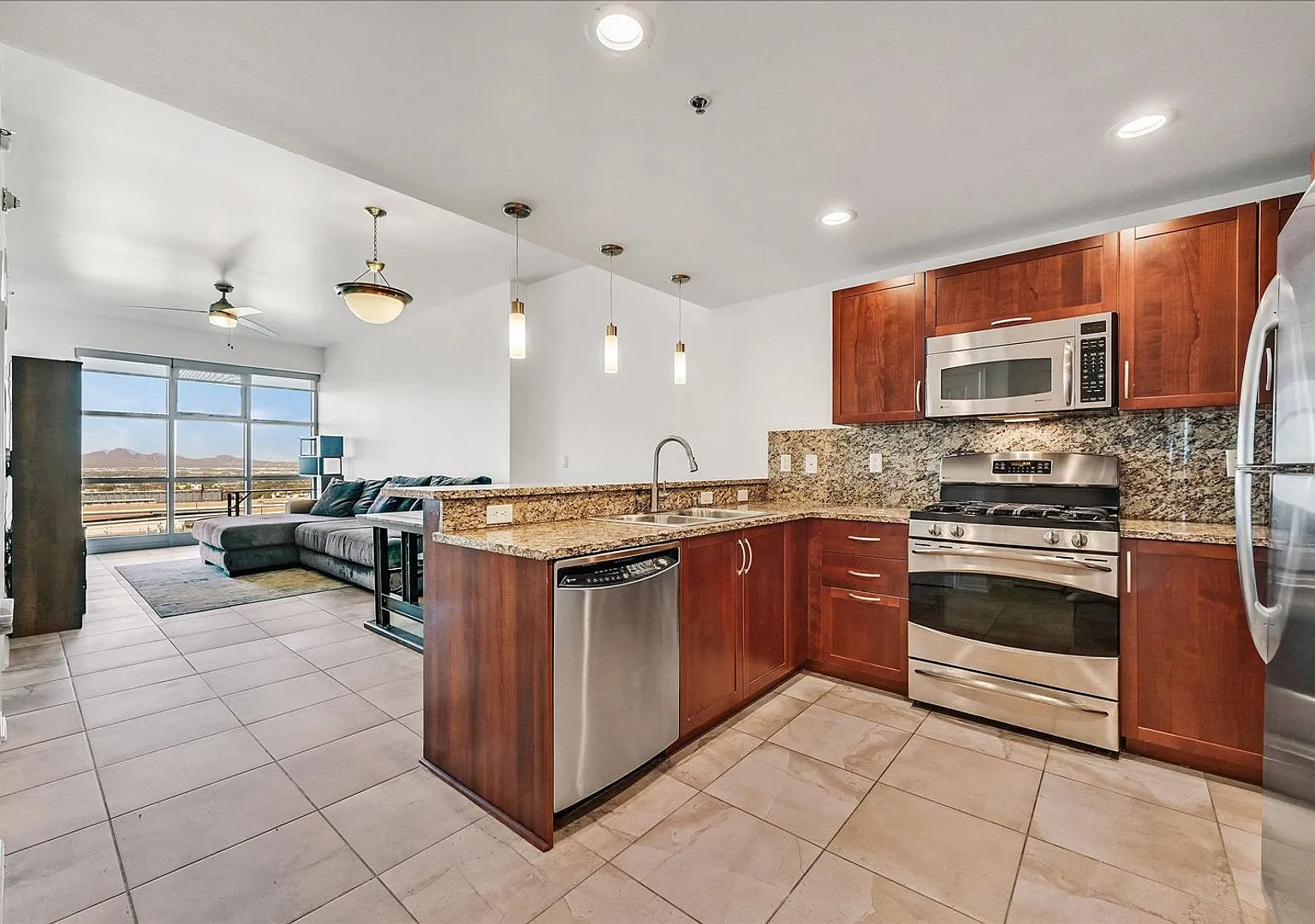 Luxury High-Rise Condo on Downtown Fremont Street! — Photo 4