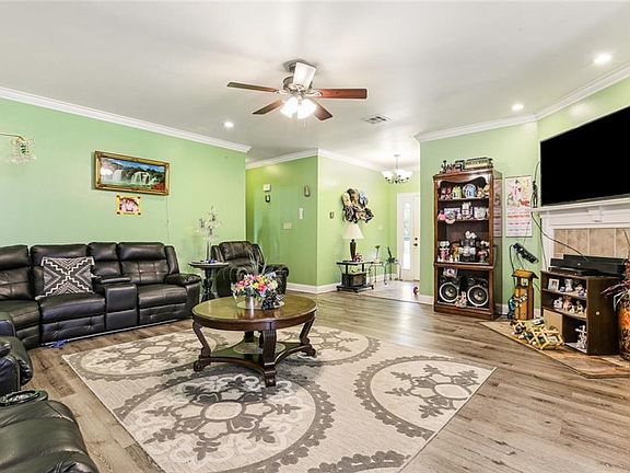 5th image of 101 Saint Joan Dr