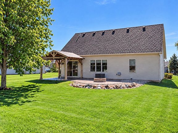 5th image of 222 Harvest Ln