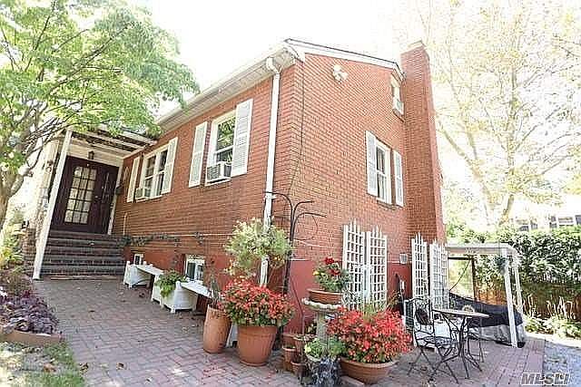 1st image of 1089 Old Northern Blvd
