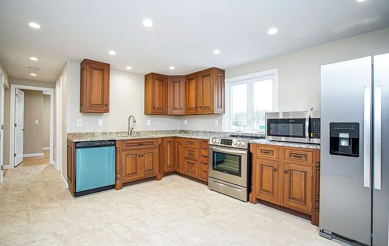 2 bed, 1.0 bath, $1,800 — Photo 2