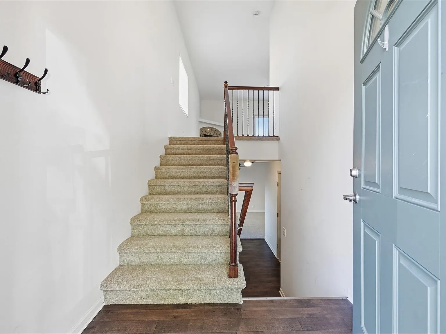 3 bed, 1500 sqft, $2,250 — Photo 2