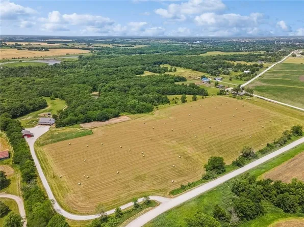 235th Trl, Chariton, IA 50049