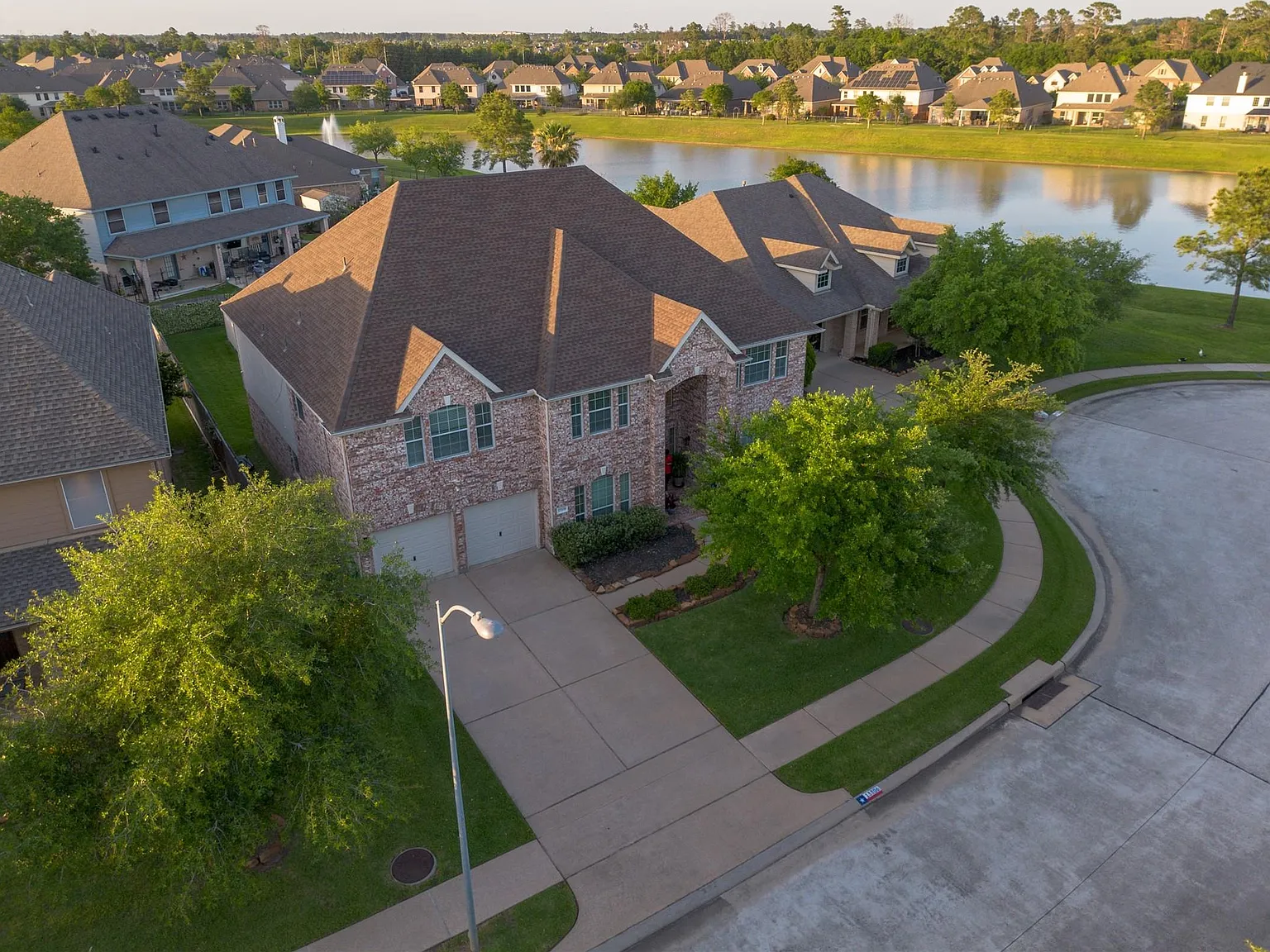5 bed, 3.5 bath, 4283 sqft, $3,850 — Photo 1