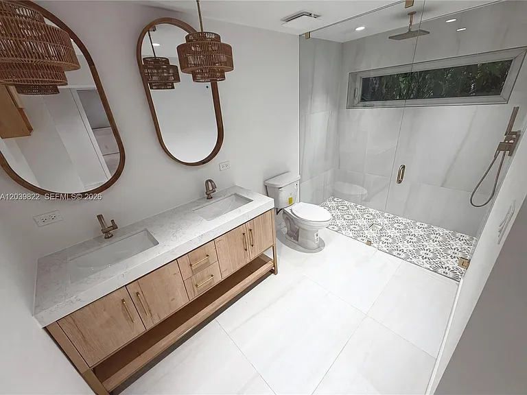 4712 SW 64th Ct — Photo 11