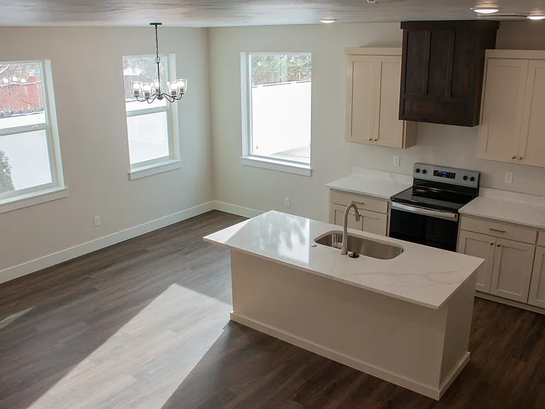 826 E Sunnyside Rd #6-1 — Photo 1