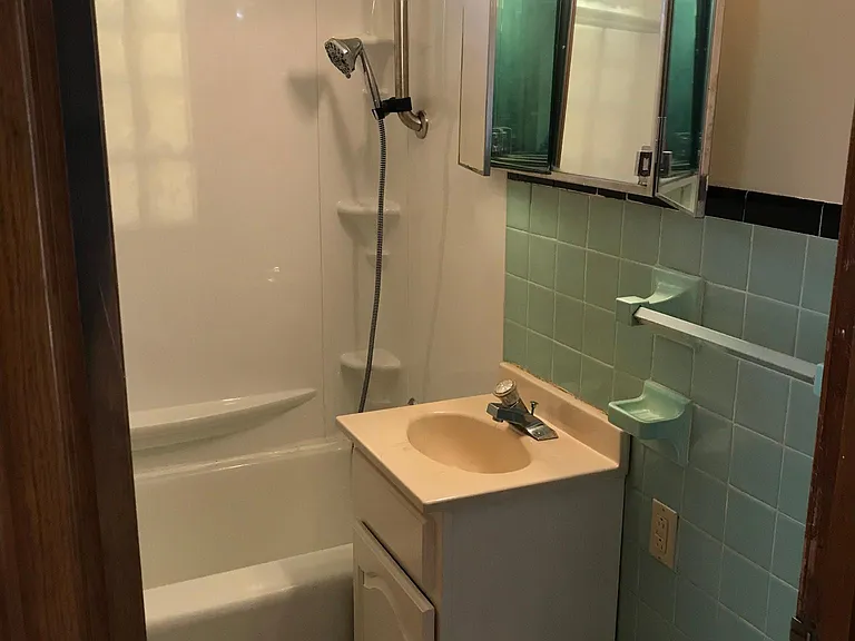 807 Potomac Ave — Photo 12