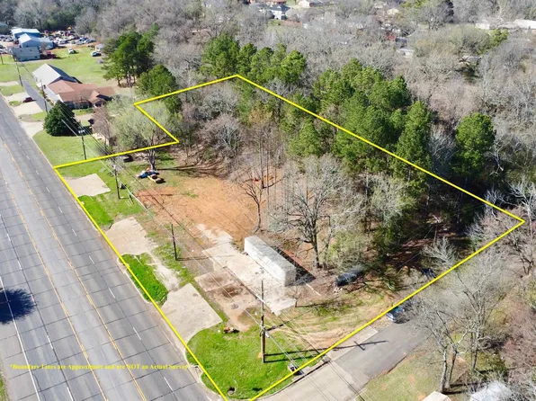 802 W 1st St, Hughes Springs, TX 75656