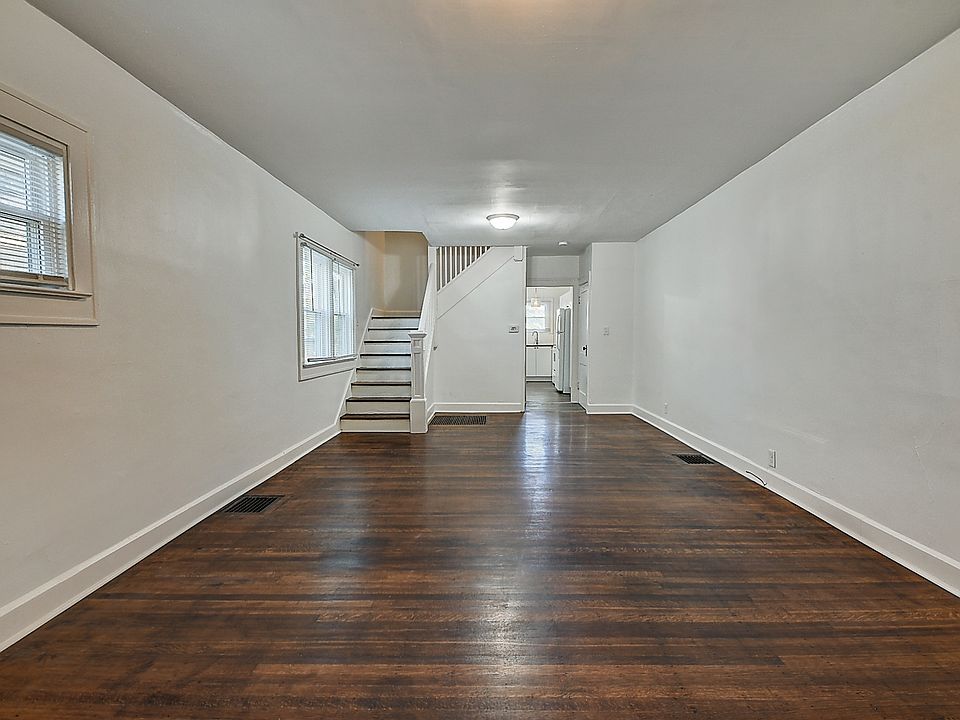 1st image of 3229 N Kenwood Ave