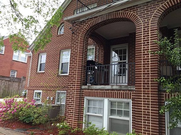 3rd image of 903 F St