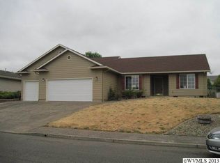 404 NE Fern Ave, Dallas, OR 97338
