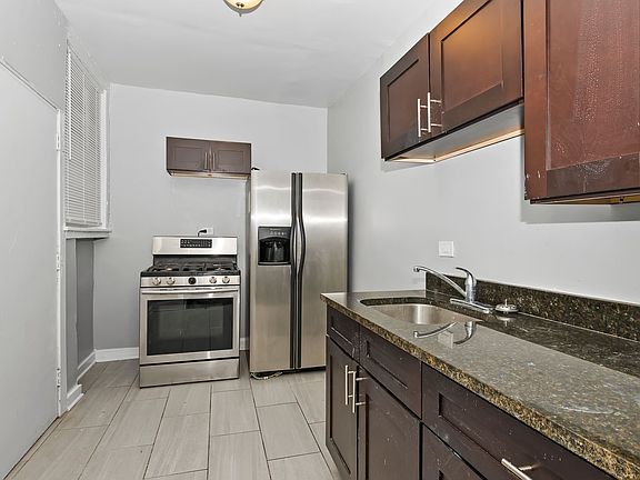 2nd image of 4230 S Michigan Ave #2E