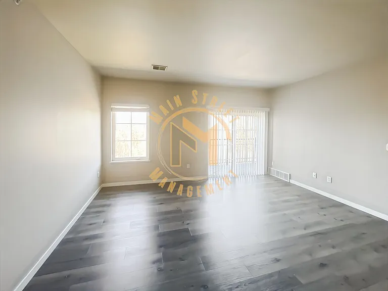 261 N Lawrence Dr — Photo 11