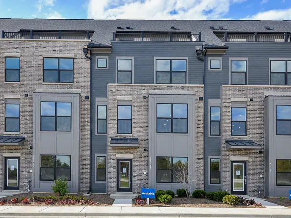 1708 Espacio Dr #3004, Naperville, IL 60563