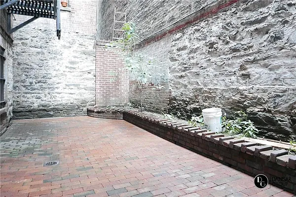 Rented by JK Dansar Corp | media 49