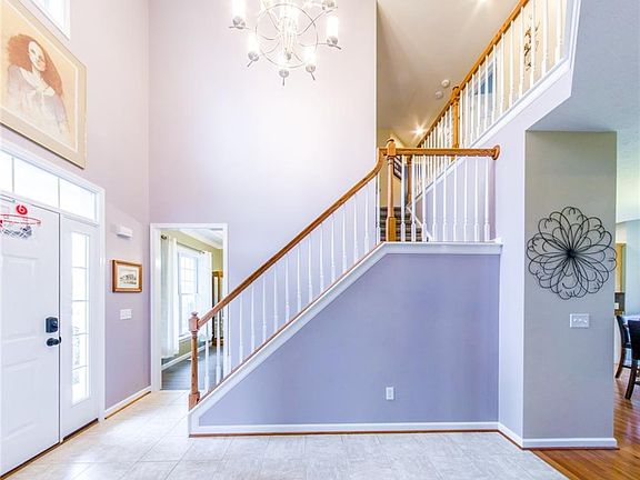 2nd image of 1382 Meadow Breeze Ln