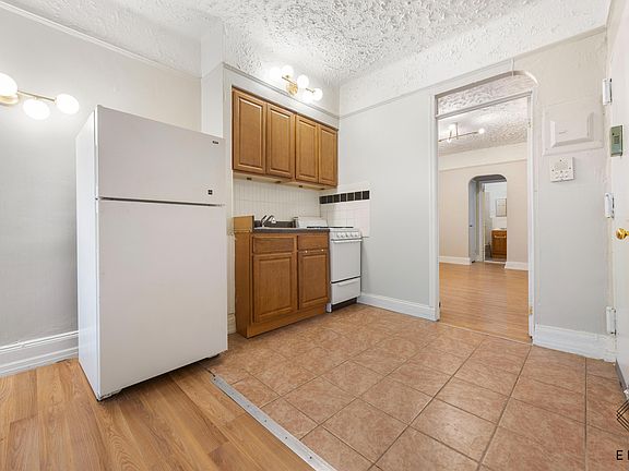 2nd image of 1065 Lafayette Ave APT 4C
