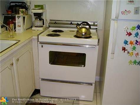 4th image of 414 Durham N #414