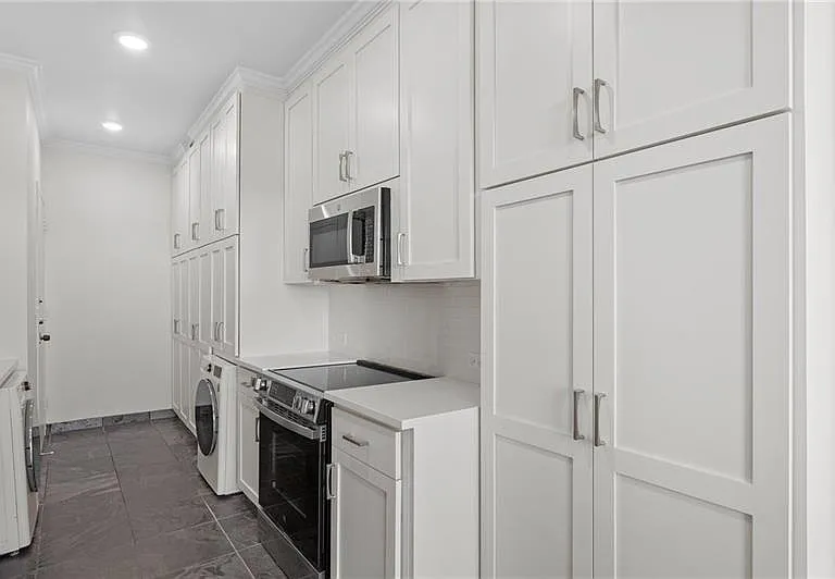 2575 Peachtree Rd NE #22A — Photo 16