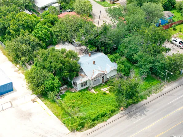 555 W Main St LOT A1A, Uvalde, TX 78801