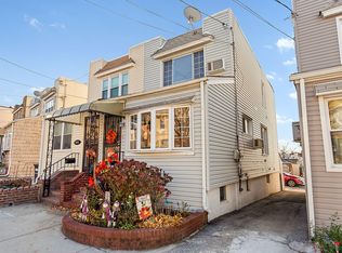 58-40 61st St, Flushing, NY 11378