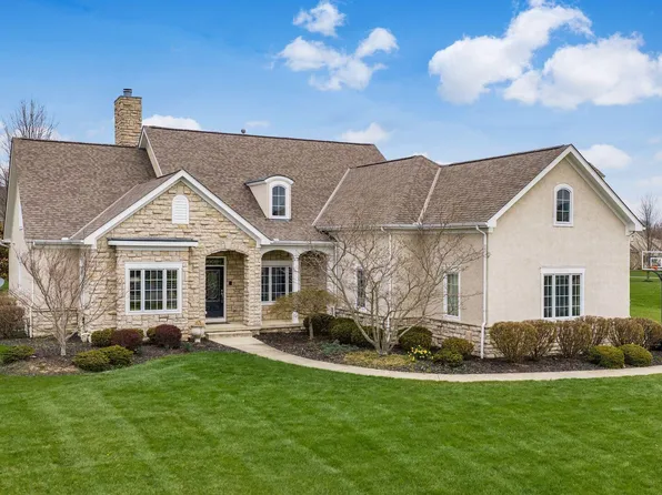 2444 Woodland Glen Dr, Powell, OH 43065