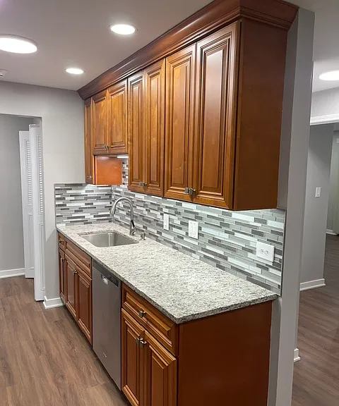 1444 Carriage Ln #4 — Photo 6