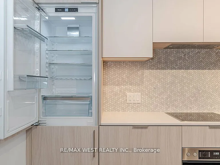 123 Portland St #403 — Photo 13
