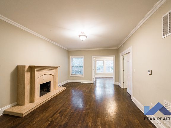 5th image of 2925 N Pine Grove Ave APT 2